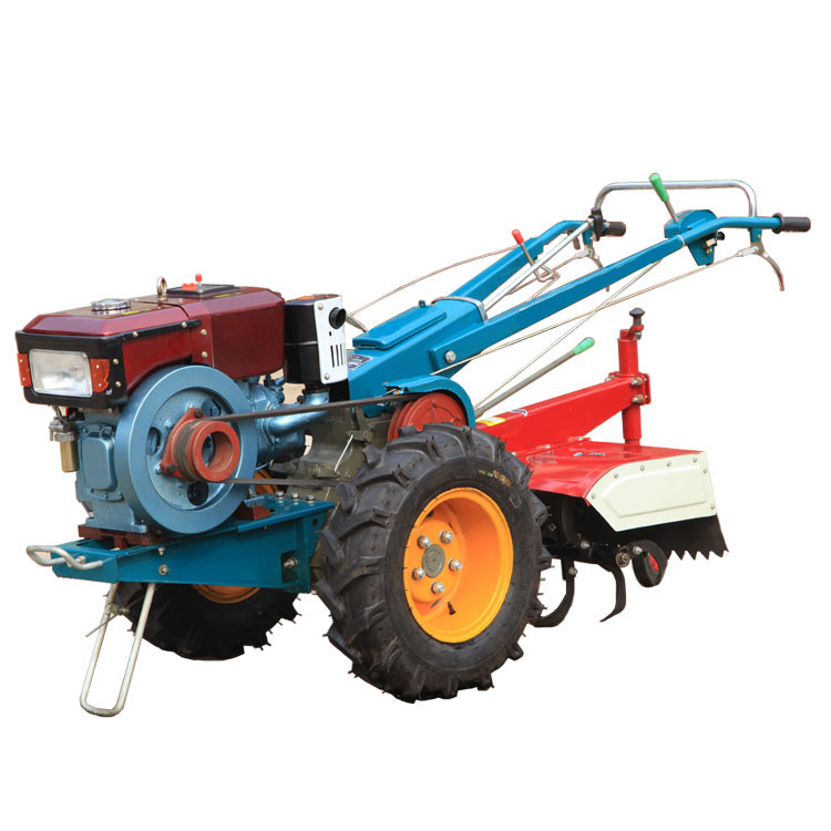 Petit motoculteur rotatif agricole